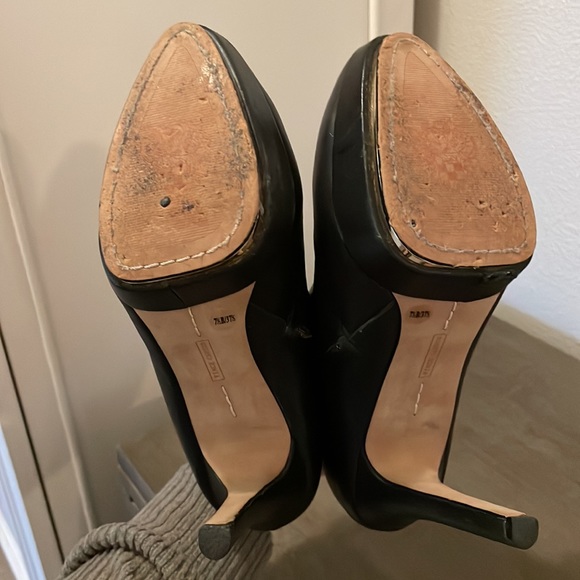 Vince Camuto Platform Booties with gold tone soles - Picture 6 of 9